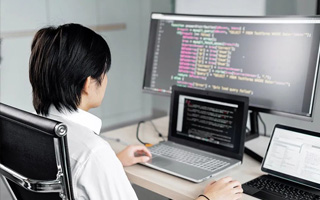 孝昌 ,php声明和调用变量的符号是什么？